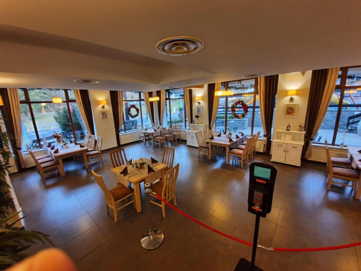 Hotel Escalade 포이아나브라소프 외부 사진